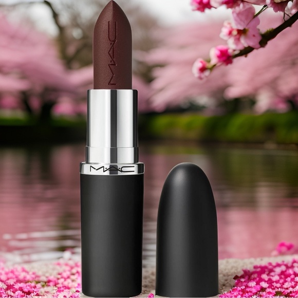 New “Antique velvet” MACximal silky matte lipstick - Picture 2 of 10